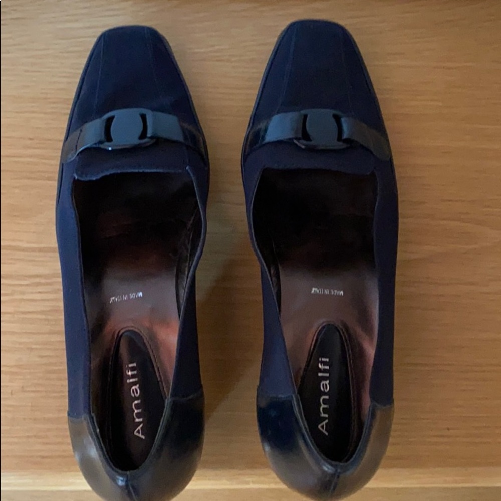 Amalfi Italian navy pumps size 9